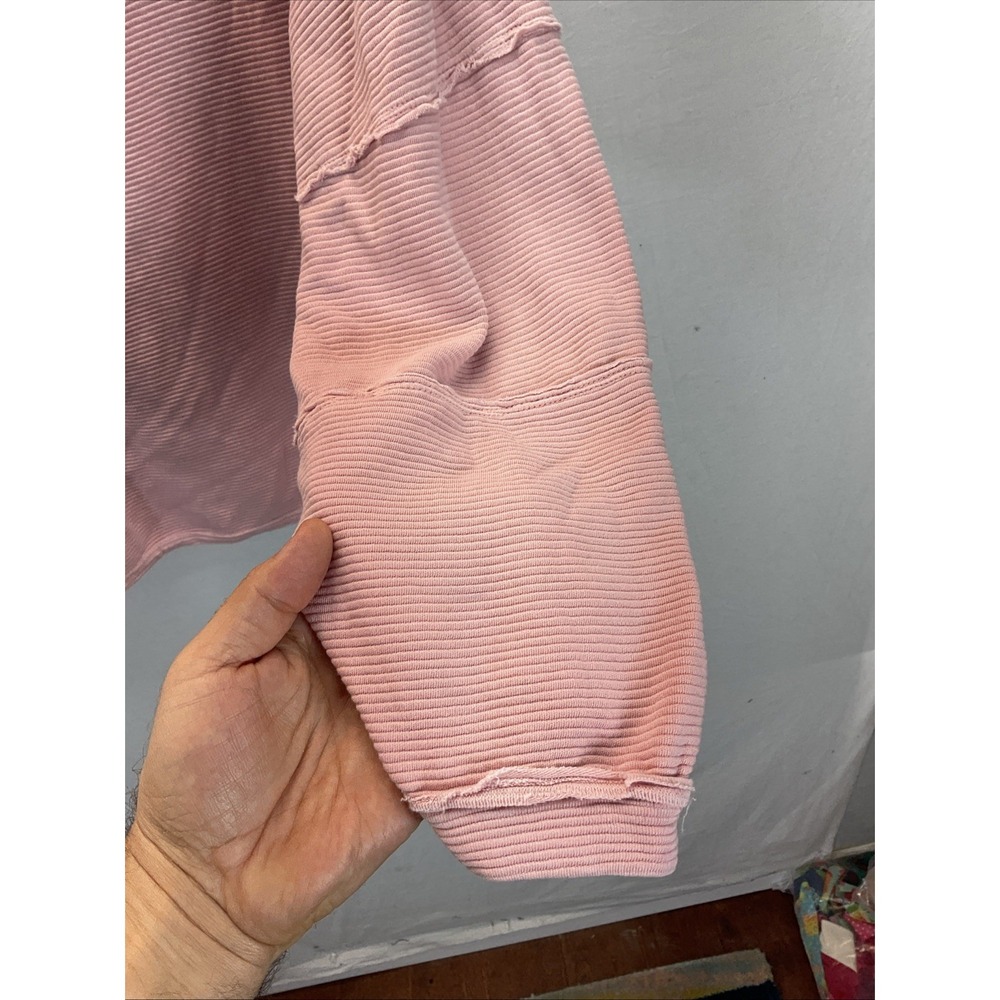 We The Free Sweatshirt Size S Pink Distressed ovrsize Rib Texture Loose Fit - Picture 3 of 12